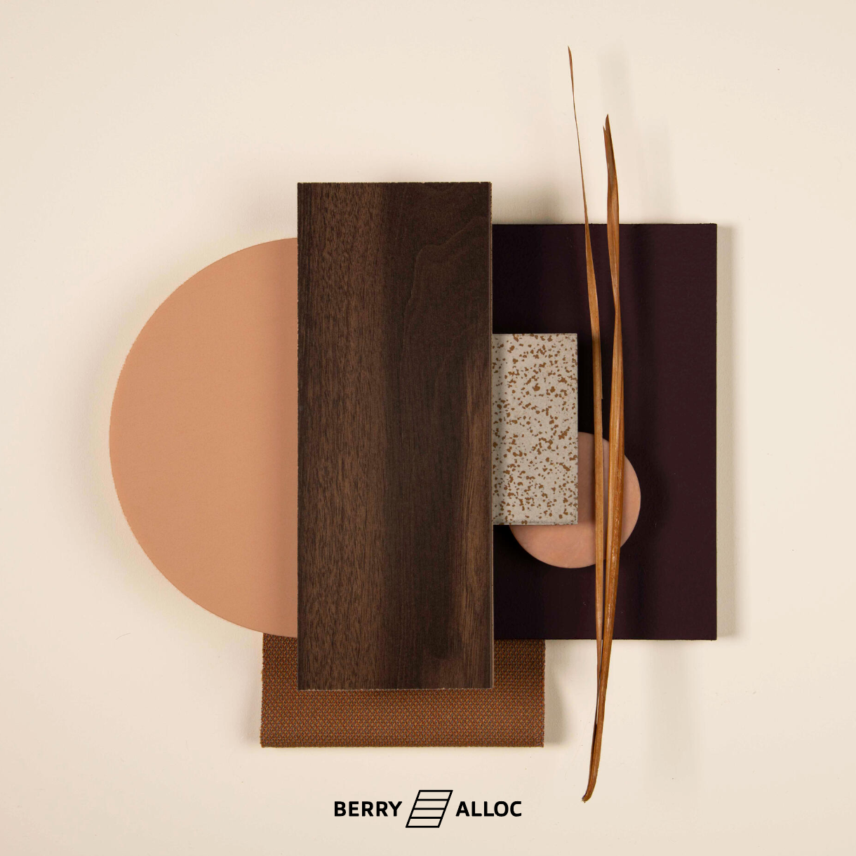 Moodboard, une planche d'inspiration proposée par BerryAlloc fabricant de parquets et sols bois stratifiés. Ici dans les tons ethniques bois foncé et terracotta
